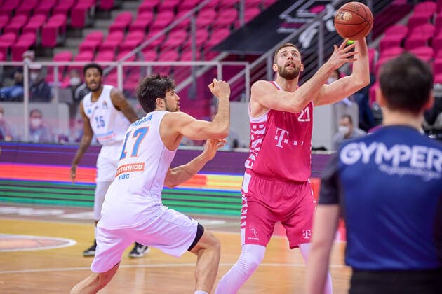 easyCredit BBL, Telekom Baskets Bonn vs. Syntainics MBC, 14.02.2021 Leon Kratzer (Telekom Baskets Bonn 21), easyCredit BBL, Telekom Baskets Bonn vs. Syntainics MBC am 14.02.2021 im Telekom Dome Bonn, Bonn (Nordrhein-Westfalen) Copyright: xBEAUTIFULxSPORTS Mueller-Laschetx