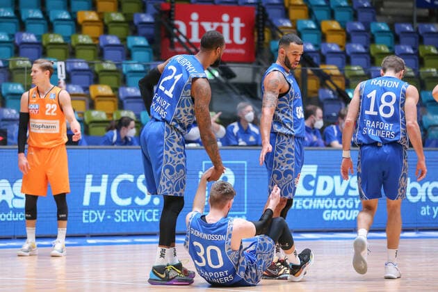 Basketball Bundesliga,Fraport Skyliners - ratiopharm Ulm,2021.02.14,GER, im Gudmundsson Jon Axel,(Fraport Skyliners, 30), am Boden, ,Eibner-Pressefoto Uli Scherbaum Fraport Skyliners - ratiopharm Ulm Frankfurt Copyright: xEibner-Pressefoto UlrichxScherbax EP_usm