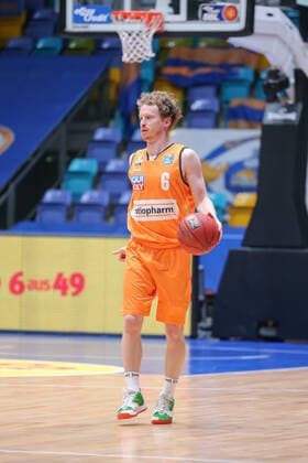 Basketball Bundesliga,Fraport Skyliners - ratiopharm Ulm,2021.02.14,GER, im Guenther Per,(ratiopharm Ulm, 6), Aktion,Einzelbild,Freisteller,mit Ball, ,Eibner-Pressefoto Uli Scherbaum Fraport Skyliners - ratiopharm Ulm Frankfurt Copyright: xEibner-Pressefoto UlrichxScherbax EP_usm