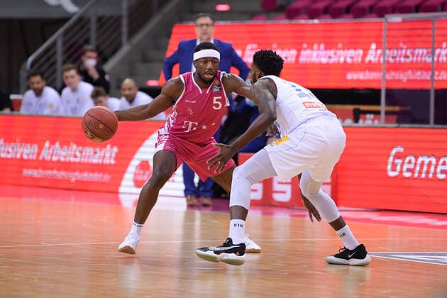 easyCredit BBL, Telekom Baskets Bonn vs. Syntainics MBC, 14.02.2021 Josh Hagins (Telekom Baskets Bonn 5), easyCredit BBL, Telekom Baskets Bonn vs. Syntainics MBC am 14.02.2021 im Telekom Dome Bonn, Bonn (Nordrhein-Westfalen) Copyright: xBEAUTIFULxSPORTS Mueller-Laschetx