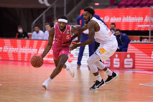 easyCredit BBL, Telekom Baskets Bonn vs. Syntainics MBC, 14.02.2021 Josh Hagins (Telekom Baskets Bonn 5), easyCredit BBL, Telekom Baskets Bonn vs. Syntainics MBC am 14.02.2021 im Telekom Dome Bonn, Bonn (Nordrhein-Westfalen) Copyright: xBEAUTIFULxSPORTS Mueller-Laschetx
