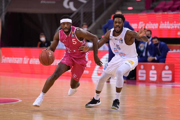 easyCredit BBL, Telekom Baskets Bonn vs. Syntainics MBC, 14.02.2021 Josh Hagins (Telekom Baskets Bonn 5), easyCredit BBL, Telekom Baskets Bonn vs. Syntainics MBC am 14.02.2021 im Telekom Dome Bonn, Bonn (Nordrhein-Westfalen) Copyright: xBEAUTIFULxSPORTS Mueller-Laschetx
