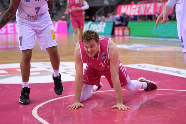 easyCredit BBL, Telekom Baskets Bonn vs. Syntainics MBC, 14.02.2021 Kilian Binapfl (Telekom Baskets Bonn 12), easyCredit BBL, Telekom Baskets Bonn vs. Syntainics MBC am 14.02.2021 im Telekom Dome Bonn, Bonn (Nordrhein-Westfalen) Copyright: xBEAUTIFULxSPORTS Mueller-Laschetx