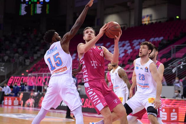easyCredit BBL, Telekom Baskets Bonn vs. Syntainics MBC, 14.02.2021 Strahinja Micovic (Telekom Baskets Bonn 4), easyCredit BBL, Telekom Baskets Bonn vs. Syntainics MBC am 14.02.2021 im Telekom Dome Bonn, Bonn (Nordrhein-Westfalen) Copyright: xBEAUTIFULxSPORTS Mueller-Laschetx
