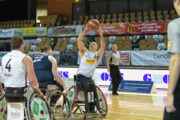 RBBL; RSV Lahn-Dill - BBC Muensterland, 14.02.21 Ian Sagar ( 6 RSV Lahn-Dill), Michael Niehaus ( 22 BBC Muensterland), Dominik Mohsler ( 4 RSV Lahn-Dill) Rittal Arena, Wetzlar, 14.02.21 Copyright: xBEAUTIFULxSPORTS Roeczeyx
