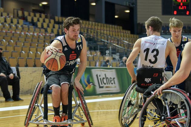 RBBL; RSV Lahn-Dill - BBC Muensterland, 14.02.21 Mattijs Bellers ( 11 BBC Muensterland), Julian Lammering ( 17 BBC Muensterland), Thomas Böhme ( 13 RSV Lahn-Dill) Rittal Arena, Wetzlar, 14.02.21 Copyright: xBEAUTIFULxSPORTS Roeczeyx