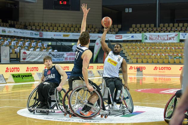 RBBL; RSV Lahn-Dill - BBC Muensterland, 14.02.21 Brian Bell ( 8 RSV Lahn-Dill), Mattijs Bellers ( 11 BBC Muensterland), Leon Wissmann ( 5 BBC Muensterland), Rittal Arena, Wetzlar, 14.02.21 Copyright: xBEAUTIFULxSPORTS Roeczeyx