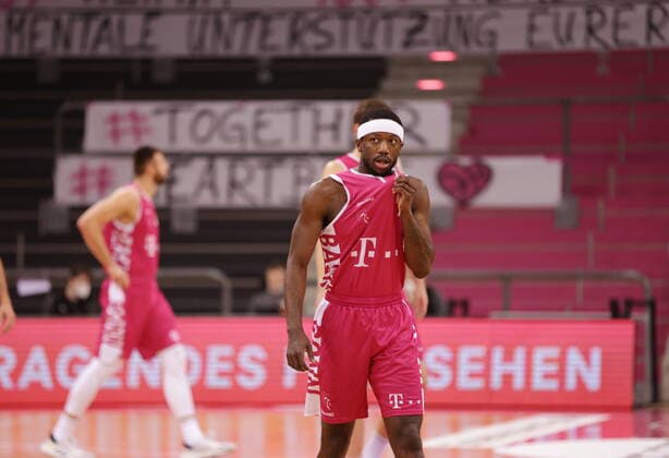 Josh Hagins Telekom Baskets Bonn vs. Syntainics MBC easyCredit BBL 1. Bundesliga , Saison 2020 2021 , 19. Spieltag