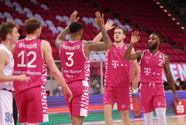 Kilian Binapfl, James Thompson IV, Strahinja Micovic, Xavier Pollard Telekom Baskets Bonn nach Sieg vs. Syntainics MBC easyCredit BBL 1. Bundesliga , Saison 2020 2021 , 19. Spieltag