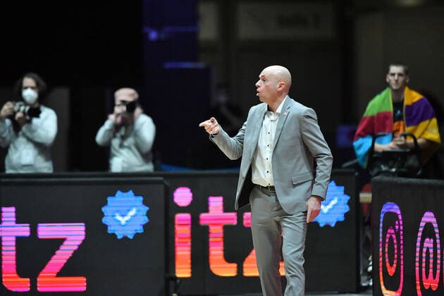 Chemnitz, Deutschland 14. Februar 2021: BBL - 2020 2021 - Niners Chemnitz vs. FC Bayern Muenchen Trainer Rodrigo Pastore (Chemnitz), Copyright: xFotostandx xDostmannx