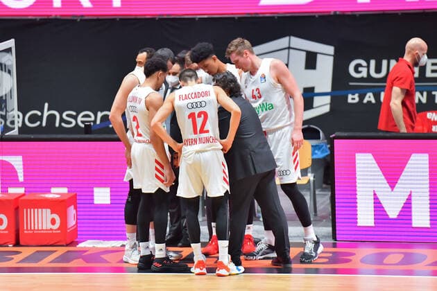 Chemnitz, Deutschland 14. Februar 2021: BBL - 2020 2021 - Niners Chemnitz vs. FC Bayern Muenchen Mannschaftsbesprechung FC Bayern Muenchen Copyright: xFotostandx xDostmannx
