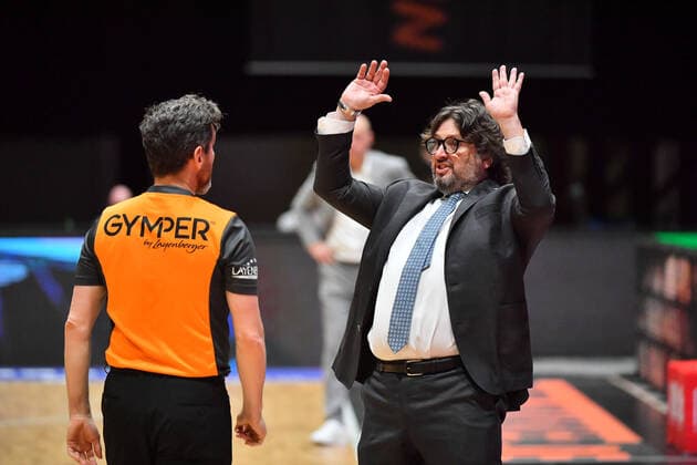 Chemnitz, Deutschland 14. Februar 2021: BBL - 2020 2021 - Niners Chemnitz vs. FC Bayern Muenchen Trainer Andrea Trinchieri (Bayern), Copyright: xFotostandx xDostmannx