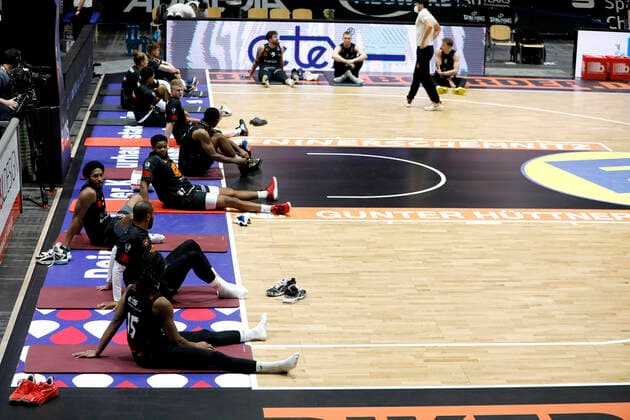 14.02.2021, easyCredit Basketball Bundesliga, BBL, Saison 2020 2021, Herren, Chemnitz Niners - FC Bayern München Basketball Niners Chemnitz nach dem Spiel Chemnitz Messe Chemnitz Sachsen Germany