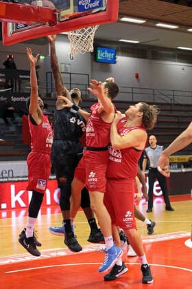 14.02.2021, xovx, Basketball BBL, JobStairs Gießen 46ers - Hamburg Towers v.l. Diante Garrett (Gießen 46ers), Terry Allen (Hamburg Towers), Scottie James Jr. (Gießen 46ers), John Bryant (Gießen 46ers) Gießen Sporthalle Gießen-Ost Hessen Deutschland (DE)