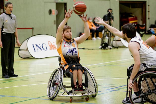 1. RBBL, ING Skywheelers Frankfurt vs. Hannover United, Frankfurt, Skywheelers Dome Frankfurt, 14.2.2021 Oliver Jantz (Hannover United) & Marian Kind (ING Skywheelers Frankfurt), ING Skywheelers Frankfurt vs. Hannover United, Frankfurt, Skywheelers Dome Frankfurt, 14.2.2021 Copyright: xBEAUTIFULxSPORTS P.xGawlickx