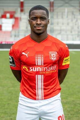 Braydon Marvin Manu; HFC Hallescher Fussballclub e.V; 3.Liga, Porträttermin 2020 2021, Halle Saale Sachsen-Anhalt Deutschland Erdgas Sportpark