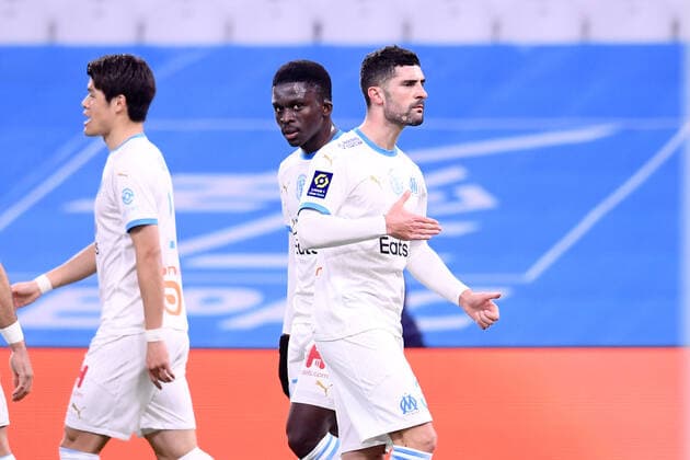 Fußball, Olympique Marseille - OGC Nizza JOIE - FAIR PLAY - 03 ALVARO GONZALEZ (OM) - 37 AHMADOU BAMBA DIENG (OM) FOOTBALL : Marseille vs Nice - Ligue 1 Uber Eats - 17 02 2021 FEP Panoramic 