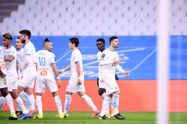 Fußball, Olympique Marseille - OGC Nizza JOIE - FAIR PLAY - 03 ALVARO GONZALEZ (OM) - 37 AHMADOU BAMBA DIENG (OM) FOOTBALL : Marseille vs Nice - Ligue 1 Uber Eats - 17 02 2021 FEP Panoramic 
