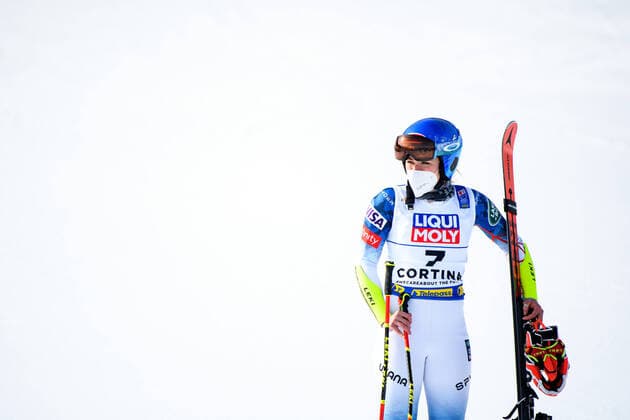 210218 Mikaela Shiffrin of USA looks dejected after the Women s Giant Slalom during of the 2021 FIS Alpine World Ski Championships on February 18, 2021 in Cortina d Ampezzo. Photo: Simon Hastegard BILDBYRAN kod SH SH0073 alpint alpine alpina vm fis alpine world ski championships storslalom giant slalom dam bbeng jubel depp Copyright: SIMONxHASTEGARD BB210218SH041