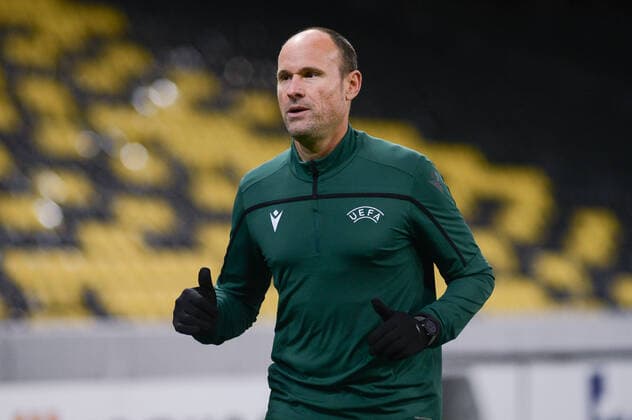 18.02.2021, Bern, Stadion Wankdorf, UEFA Europa League: BSC Young Boys - Bayer 04 Leverkusen, Schiedrichter Antonio Mateu Lahoz (Spanien) Bern Stadion Wankdorf Bern Schweiz Copyright: xJustPictures.ch LuigixRizzox