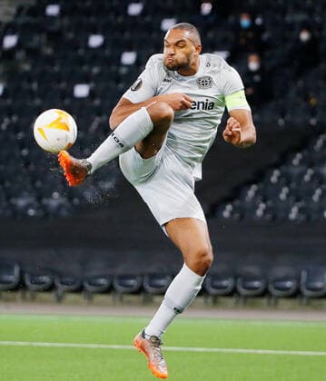 Sport Bilder des Tages Foto Manuel Geisser 18.02.2021 Bern : Stadion Wankdorf Bern , Saison 2020 2021 UEFA Europa League 1 16 Final Hinspiel BSC Young Boys Bern - Bayer 04 Leverkusen Jonathan Tah (Leverkusen)