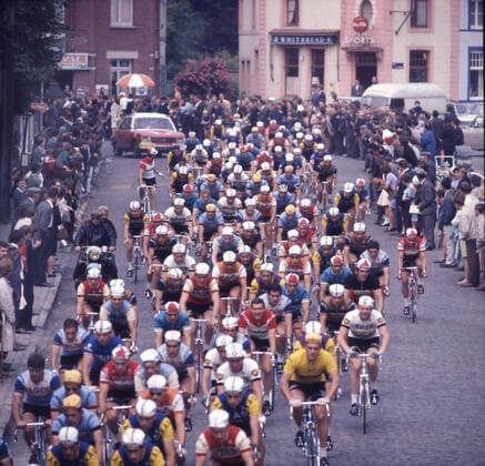 Archivbilder der Woche SPORT KW07 Tour de France 1971. Fahrerfeld 27.06.1971 in Mulhouse. Radsport; Tour de France; 1971; Frankreich