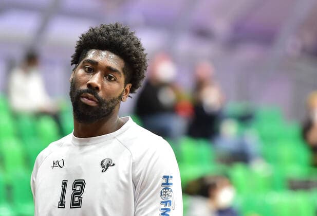 19.02.2021 - Basketball - Saison 2020 2021 - 2. Bundesliga Pro-A - 22. Spieltag: Nürnberg Falcons Basketball Club NBC - Kirchheim Knights - OGo - Mario Kegler (Nürnberg Falcons BC NBC ) vor Spielbeginn