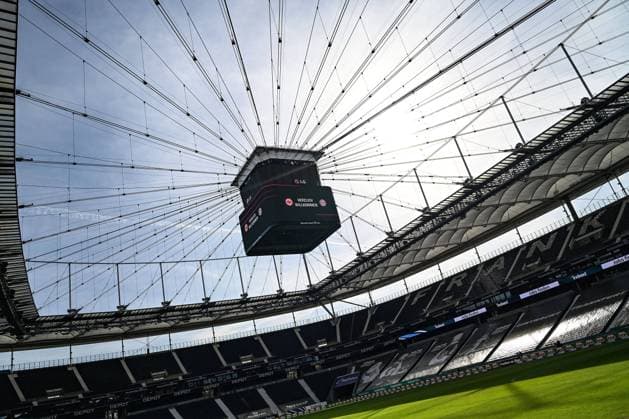 Fussball 1.Bundesliga, Eintracht Frankfurt - FC Bayern Muenchen 20.02.2021, xjhx, Fussball 1.Bundesliga, Eintracht Frankfurt - FC Bayern Muenchen emspor, v.l. Stadionansicht Innenraum, Rasen Wappen Logo Branding Anzeigetafel (DFL DFB REGULATIONS PROHIBIT ANY USE OF PHOTOGRAPHS as IMAGE SEQUENCES and or QUASI-VIDEO) Foto Jan Huebner Pool Editorial Use ONLY Frankfurt am Main Deutsche Bank Park Hessen Deutschland (DE)