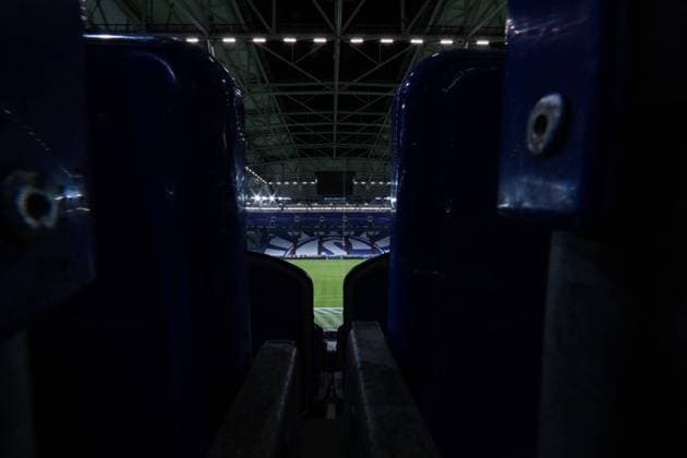 19.02.2021, Fussball, Saison 2020 2021, 1. Bundesliga, Choreografie der Fans in der Veltins Arena vor dem Revierderby des FC Schalke 04 gegen Borussia Dortmund. Tim Rehbein RHR-FOTO Gelsenkirchen Veltins Arena NRW Deutschland xRHR-FOTO TRx
