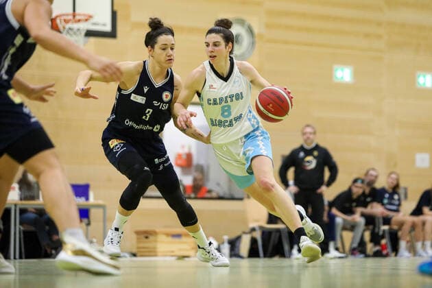 Capitol Bascats Duesseldorf gegen Eintracht Braunschweig LionPride, 20.02.2021 Stefanie Grigoleit ( 3) und Anja Fuchs Robetin ( 8, Capitol Bascats Duesseldorf); Capitol Bascats Duesseldorf gegen Eintracht Braunschweig LionPride am 20.02.2021, Duesseldorf. Copyright: xBEAUTIFULxSPORTS KennyxBeelex
