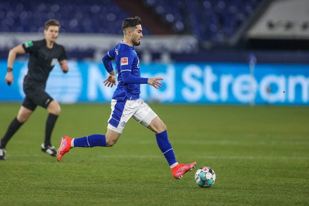 FC Schalke 04 - Borussia Dortmund 20.02.2021, Fussball, Saison 2020 2021, 1. Bundesliga, 22.Spieltag, FC Schalke 04 - Borussia Dortmund, Suat Serdar (FC Schalke 04) Tim Rehbein RHR-FOTO DFL REGULATIONS PROHIBIT ANY USE OF PHOTOGRAPHS AS IMAGE SEQUENCES AND OR QUASI-VIDEO. Gelsenkirchen Veltins Arena NRW Deutschland *** FC Schalke 04 Borussia Dortmund 20 02 2021, Football, Season 2020 2021, 1 Bundesliga, 22 Matchday, FC Schalke 04 Borussia Dortmund, Suat Serdar FC Schalke 04 Tim Rehbein RHR FOTO DFL REGULATIONS PROHIBIT ANY USE OF PHOTOGRAPHS AS IMAGE SEQUENCES AND OR QUASI VIDEO Gelsenkirchen Veltins Arena NRW Germany Poolfoto Tim Rehbein RHR-FOTO ,EDITORIAL USE ONLY