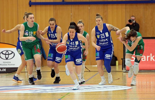 20.02.2021, xovx, Basketball Damen 1. Bundesliga, BC Pharmaserv Marburg - GISA Lions SV Halle v.l. Johanna Klug (BC Pharmaserv Marburg), Styliani Fouraki (Gisa Lions SV Halle), Eilidh Simpson (Gisa Lions SV Halle), Alexandra Wilke (BC Pharmaserv Marburg), Klaudia Grudzien (Gisa Lions SV Halle), Lisa Kiefer (BC Pharmaserv Marburg) Marburg Sporthalle Georg-Gaßmann-Stadion Hessen Deutschland (DE)