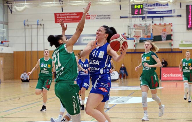 20.02.2021, xovx, Basketball Damen 1. Bundesliga, BC Pharmaserv Marburg - GISA Lions SV Halle v.l. Rachel Arthur (BC Pharmaserv Marburg), Eilidh Simpson (Gisa Lions SV Halle) Marburg Sporthalle Georg-Gaßmann-Stadion Hessen Deutschland (DE)