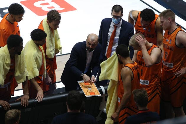Basketball, EM Quali, Kroatien - Niederlande Coach Maurizio Buscaglia of Netherlands during the FIBA Eurobasket Qualifiers Group D match between Croatia and Netherlands at Besiktas Akatlar Arena in Istanbul , Turkey on February 20 , 2021. 