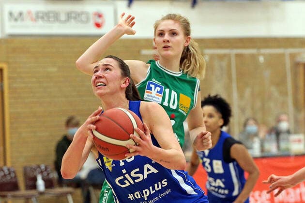 20.02.2021, xovx, Basketball Damen 1. Bundesliga, BC Pharmaserv Marburg - GISA Lions SV Halle v.l. Barbora Kasparkowa (Gisa Lions SV Halle), Hanna Crymble (BC Pharmaserv Marburg) Marburg Sporthalle Georg-Gaßmann-Stadion Hessen Deutschland (DE)