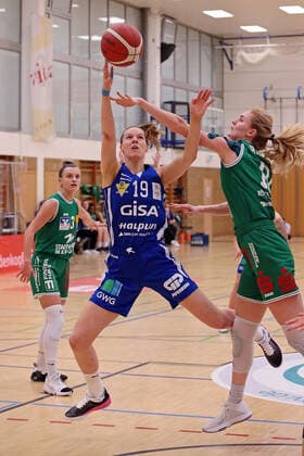 20.02.2021, xovx, Basketball Damen 1. Bundesliga, BC Pharmaserv Marburg - GISA Lions SV Halle v.l. Alexandra Wilke (BC Pharmaserv Marburg), Meret Kleine-Beek (Gisa Lions SV Halle), Hanna Crymble (BC Pharmaserv Marburg) Marburg Sporthalle Georg-Gaßmann-Stadion Hessen Deutschland (DE)