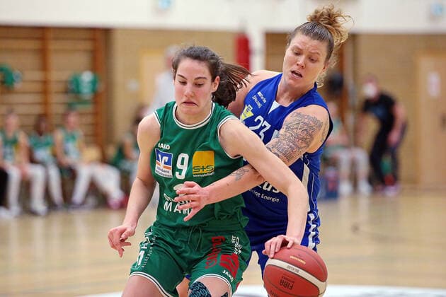 20.02.2021, xovx, Basketball Damen 1. Bundesliga, BC Pharmaserv Marburg - GISA Lions SV Halle v.l. Lisa Kiefer (BC Pharmaserv Marburg), Klaudia Grudzien (Gisa Lions SV Halle) Marburg Sporthalle Georg-Gaßmann-Stadion Hessen Deutschland (DE)