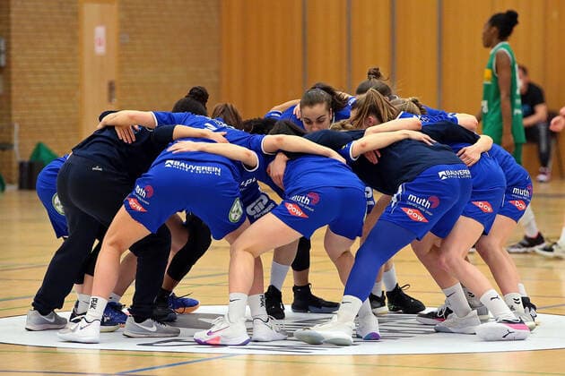 20.02.2021, xovx, Basketball Damen 1. Bundesliga, BC Pharmaserv Marburg - GISA Lions SV Halle Die Spielerinnen des SV Halle schwören sich auf das Spiel ein. Marburg Sporthalle Georg-Gaßmann-Stadion Hessen Deutschland (DE)