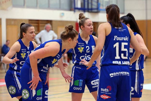 20.02.2021, xovx, Basketball Damen 1. Bundesliga, BC Pharmaserv Marburg - GISA Lions SV Halle v.l. Laura Schinkel (Gisa Lions SV Halle), Klaudia Grudzien (Gisa Lions SV Halle), Darien Huff (Gisa Lions SV Halle), Styliani Fouraki (Gisa Lions SV Halle), Eilidh Simpson (Gisa Lions SV Halle) Marburg Sporthalle Georg-Gaßmann-Stadion Hessen Deutschland (DE)