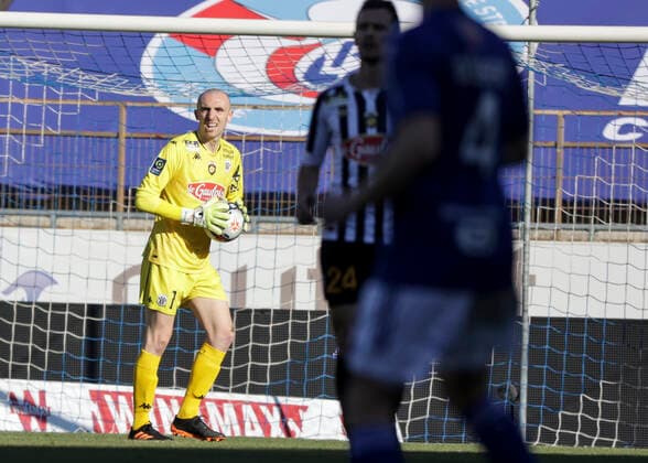 Bernardoni paul 1 FOOTBALL : Strasbourg vs Angers - Ligue 1 Uber Eats - 21 02 2021 ElyxandroCegarra Panoramic 