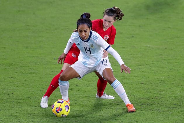 Fußball, Damen Länderspiel, SheBelieves Cup, Argentinien - Kanada February 21, 2021: Argentina midfielder MIRIAM MAYORGA (14) competes for the ball against Canada midfielder JESSIE FLEMING (17) during the SheBelieves Cup Argentina vs Canada match at Exploria Stadium in Orlando, Fl on February 21, 2021. - ZUMAk149 20210221_zsp_k149_092 Copyright: xCoryxKnowltonx
