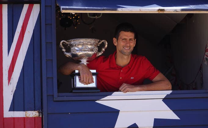 Sport Themen der Woche KW08 Sport Bilder des Tages Australian Open 2021 Novak Djokovic , Serbia On Brighton Beach , melbourne