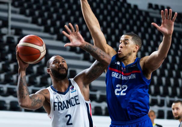 Amath M Baye of France, Myles Hesson of Great Britain BASKET : Angleterre vs France - qualification Euro 2022 - 22 02 2021 NIKOLAKRSTIC PANORAMIC 