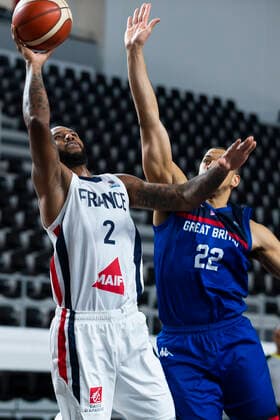Amath M Baye of France, Myles Hesson of Great Britain BASKET : Angleterre vs France - qualification Euro 2022 - 22 02 2021 NIKOLAKRSTIC PANORAMIC 