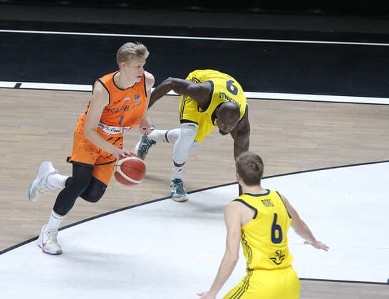 Keye van der Vuurst de Vries (L) of Netherlands and Thomas Massamba (R) of Sweden during the FIBA Eurobasket Qualifiers Group D match between Netherlands and Sweden at Besiktas Akatlar Arena in Istanbul , Turkey on February 22 , 2021. 
