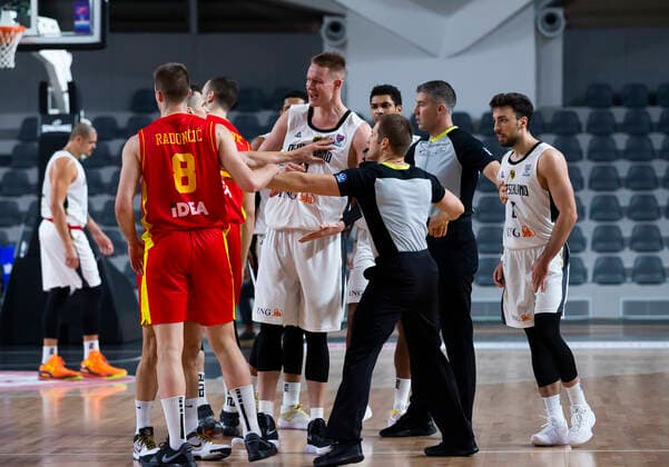 Robin Benzing of Germany, Ismet Akpinar of Germany FIBA EuroBasket 2022 Qualifiers, 22 Februar, 22.02.2021 Montenegro vs Deutschland, Basketball, FIBA EuroBasket 2022 Qualifiers, 20 Februar, 22.02.2021 Podgorica Copyright: xEIBNER NikolaxKrsticx EP_EER
