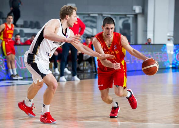 Nikola Ivanovic of Montenegro, Christian Sengfelder of Germany FIBA EuroBasket 2022 Qualifiers, 22 Februar, 22.02.2021 Montenegro vs Deutschland, Basketball, FIBA EuroBasket 2022 Qualifiers, 20 Februar, 22.02.2021 Podgorica Copyright: xEIBNER NikolaxKrsticx EP_EER