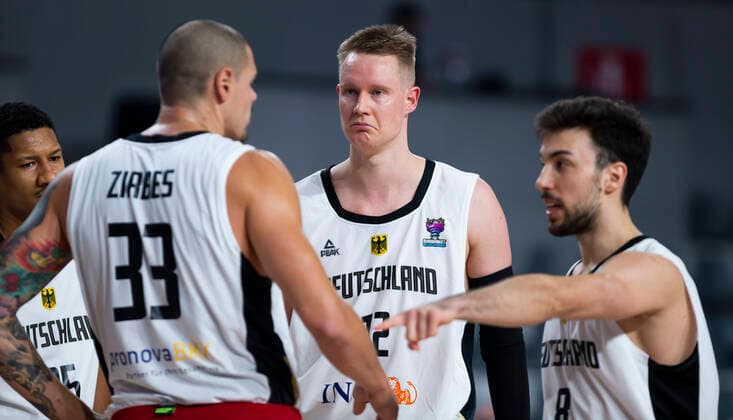 Sport Bilder des Tages Robin Benzing of Germany, Maik Zirbes of Germany, Ismet Akpinar of Germany FIBA EuroBasket 2022 Qualifiers, 22 Februar, 22.02.2021 Montenegro vs Deutschland, Basketball, FIBA EuroBasket 2022 Qualifiers, 20 Februar, 22.02.2021 Podgorica Copyright: xEIBNER NikolaxKrsticx EP_EER