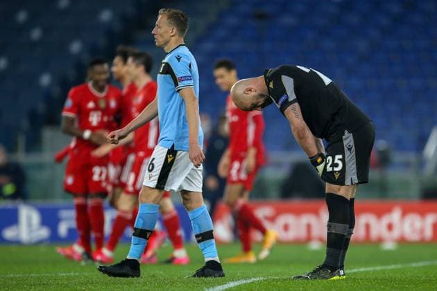 Sport Bilder des Tages UEFA Champions League ( SS Lazio VS Bayern Muenchen - 2021 02 23 ) ROME, ITALY, FEB 23: Goalkeeper Pepe Reina of SS Lazio dejected during the UEFA Champions League Round of 16 match between Lazio Roma and Bayern München at Olimpico Stadium on February 23, 2021 in Rome, Italy. Bayern München won the match 4-1 . Rome Olympic Stadium Italy 6197_232730 Copyright: xGiampieroxSposito PentaxPressx