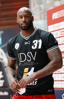 24.02.2021, Basketball, BBL 2020 2021, 17. Spieltag, s.Oliver Wuerzburg - JobStairs GIESSEN 46ers, GER, s.Oliver Arena in Wuerzburg, Neuzugang Murphy Holloway (s.Oliver Wuerzburg), Copyright: HMBxMedia xHeikoxBecker